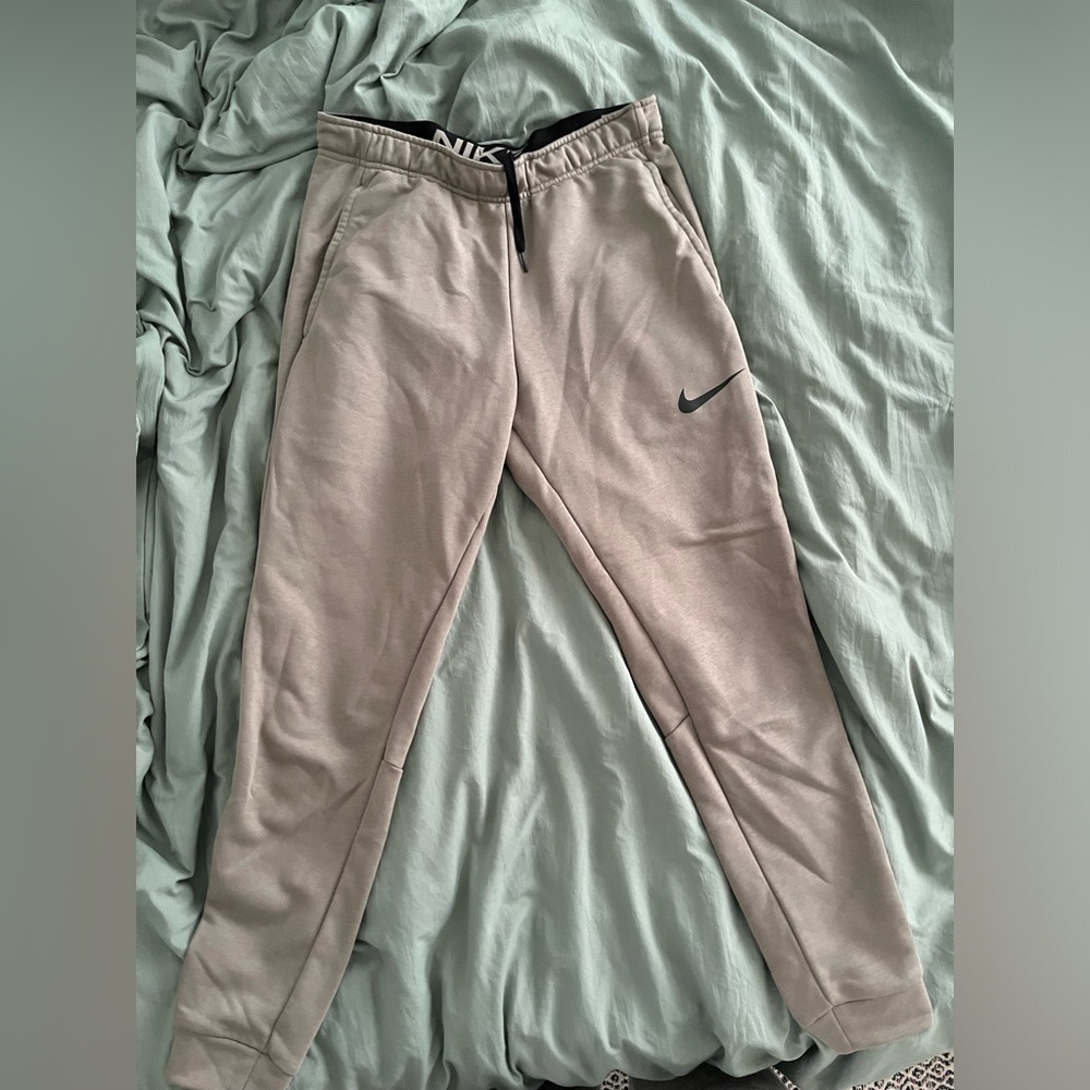 Nike standard fit joggers
